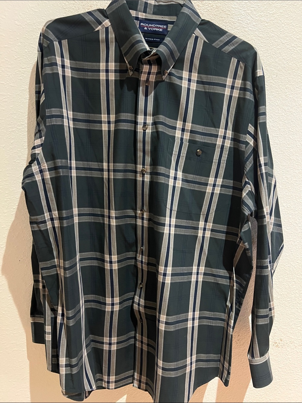 Roundtree & Yorke Green and White Plaid Button-Down Shirt